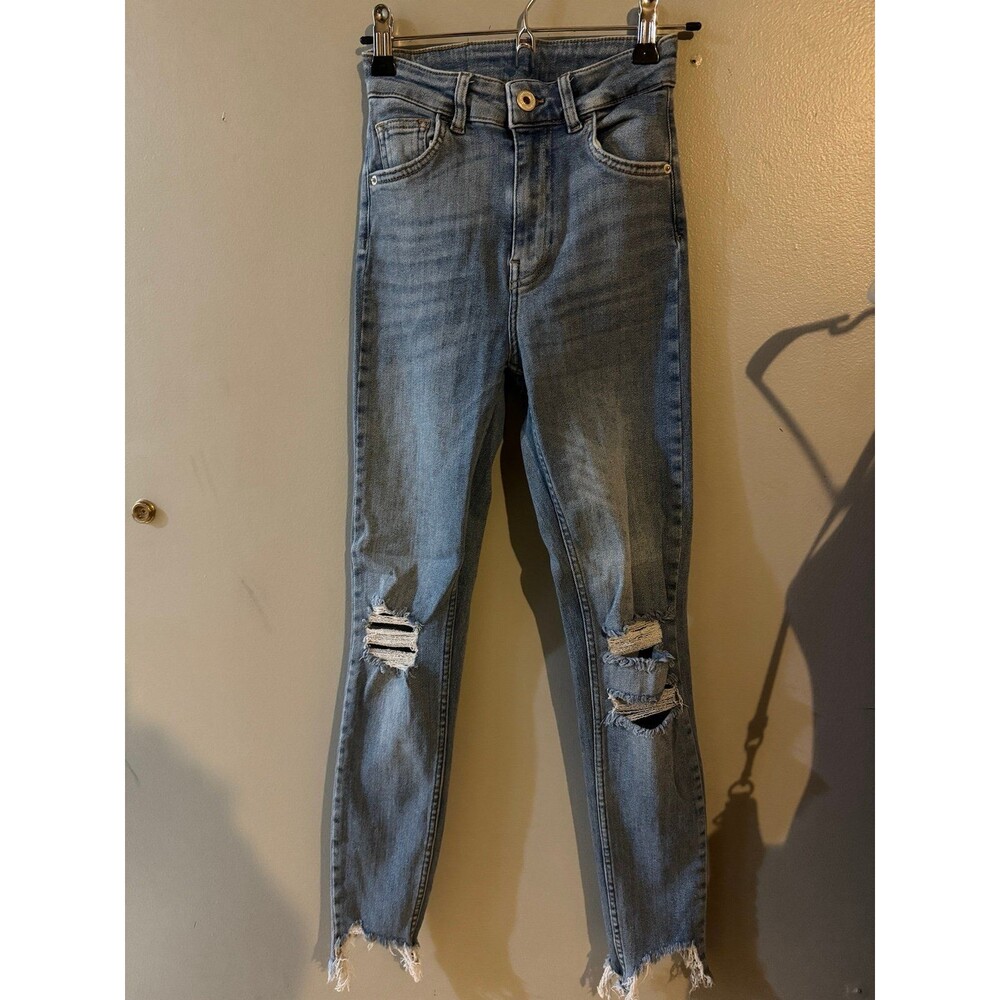 Bershka ripped Jeans 0